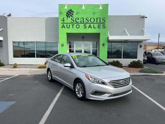 2017 Silver /Gray Hyundai Sonata SE (5NPE24AF9HH) , Automatic transmission, located at 1865 East Red Hills Pkwy, St. George, 84770, (435) 628-0023, 37.120850, -113.543640 - We specialize in helping ALL people get the best financing available. No matter your credit score, good, bad or none we can get you an amazing rate. Had a bankruptcy, divorce, or repossessions? We give you the green light to get your credit back on the road. Low down and affordable payments that fit - Photo#0