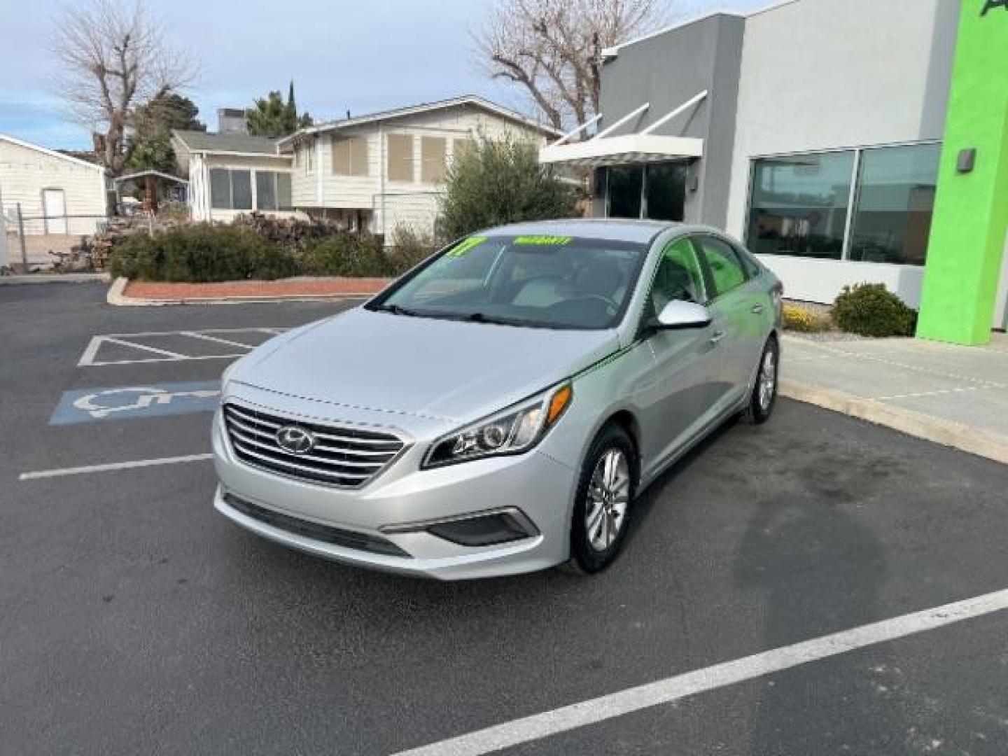 2017 Silver /Gray Hyundai Sonata SE (5NPE24AF9HH) , Automatic transmission, located at 940 North Main Street, Cedar City, UT, 84720, (435) 628-0023, 37.692936, -113.061897 - We specialize in helping ALL people get the best financing available. No matter your credit score, good, bad or none we can get you an amazing rate. Had a bankruptcy, divorce, or repossessions? We give you the green light to get your credit back on the road. Low down and affordable payments that fit - Photo#2