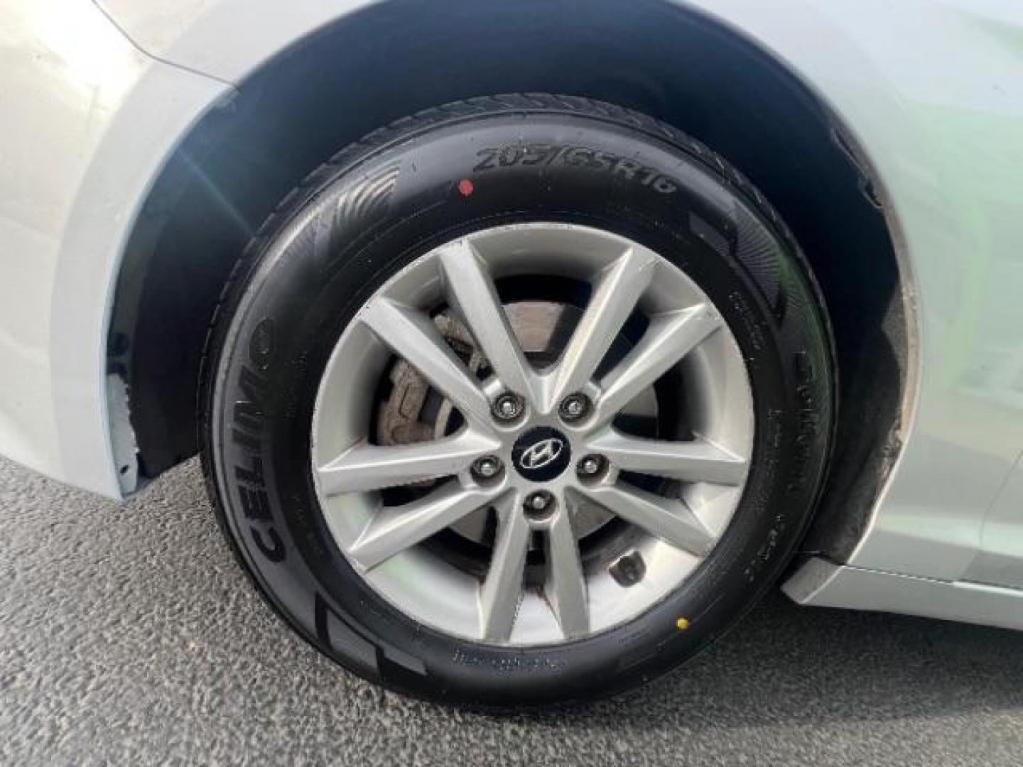 2017 Silver /Gray Hyundai Sonata SE (5NPE24AF9HH) , Automatic transmission, located at 940 North Main Street, Cedar City, UT, 84720, (435) 628-0023, 37.692936, -113.061897 - We specialize in helping ALL people get the best financing available. No matter your credit score, good, bad or none we can get you an amazing rate. Had a bankruptcy, divorce, or repossessions? We give you the green light to get your credit back on the road. Low down and affordable payments that fit - Photo#10