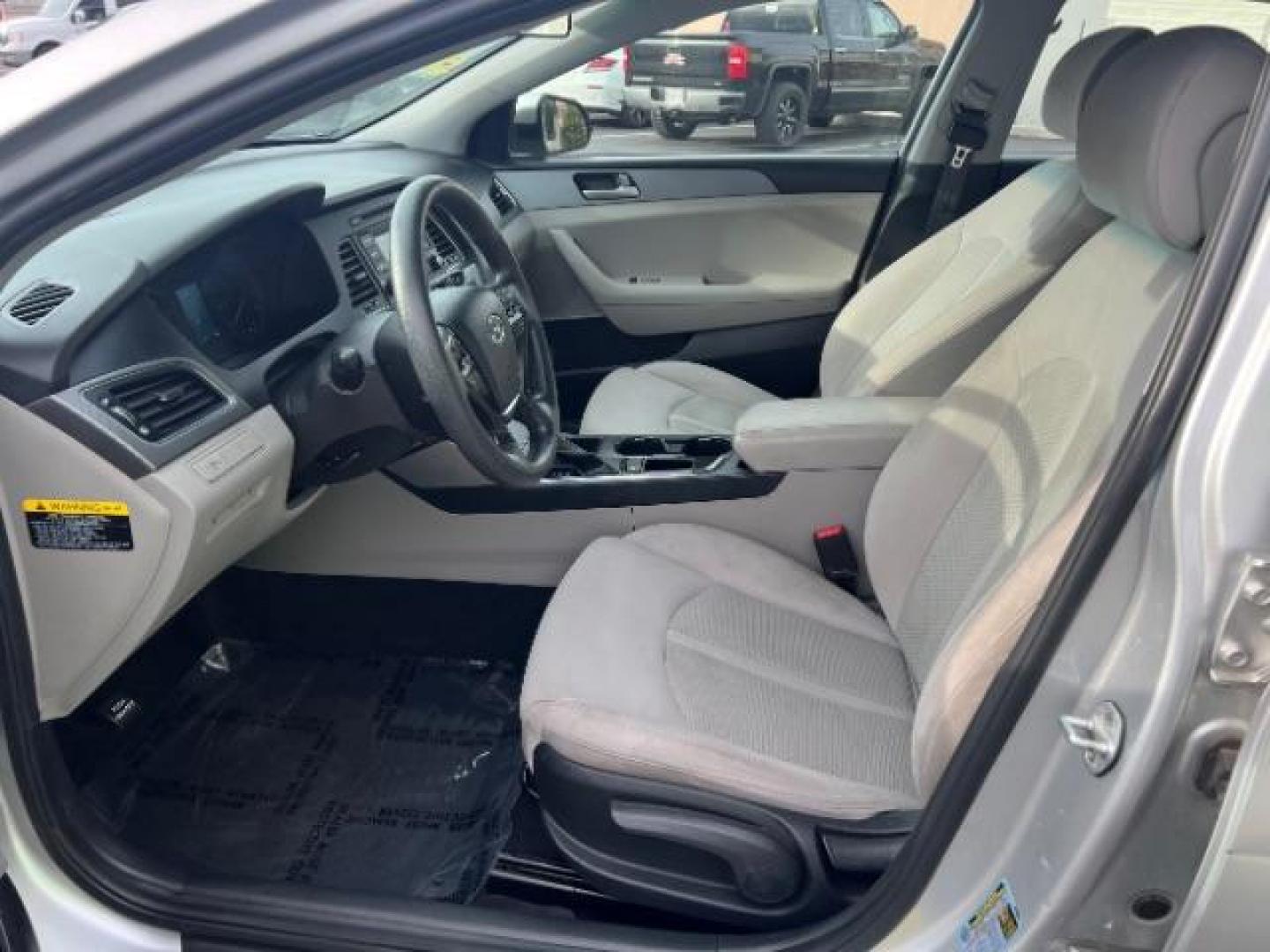 2017 Silver /Gray Hyundai Sonata SE (5NPE24AF9HH) , Automatic transmission, located at 940 North Main Street, Cedar City, UT, 84720, (435) 628-0023, 37.692936, -113.061897 - We specialize in helping ALL people get the best financing available. No matter your credit score, good, bad or none we can get you an amazing rate. Had a bankruptcy, divorce, or repossessions? We give you the green light to get your credit back on the road. Low down and affordable payments that fit - Photo#14
