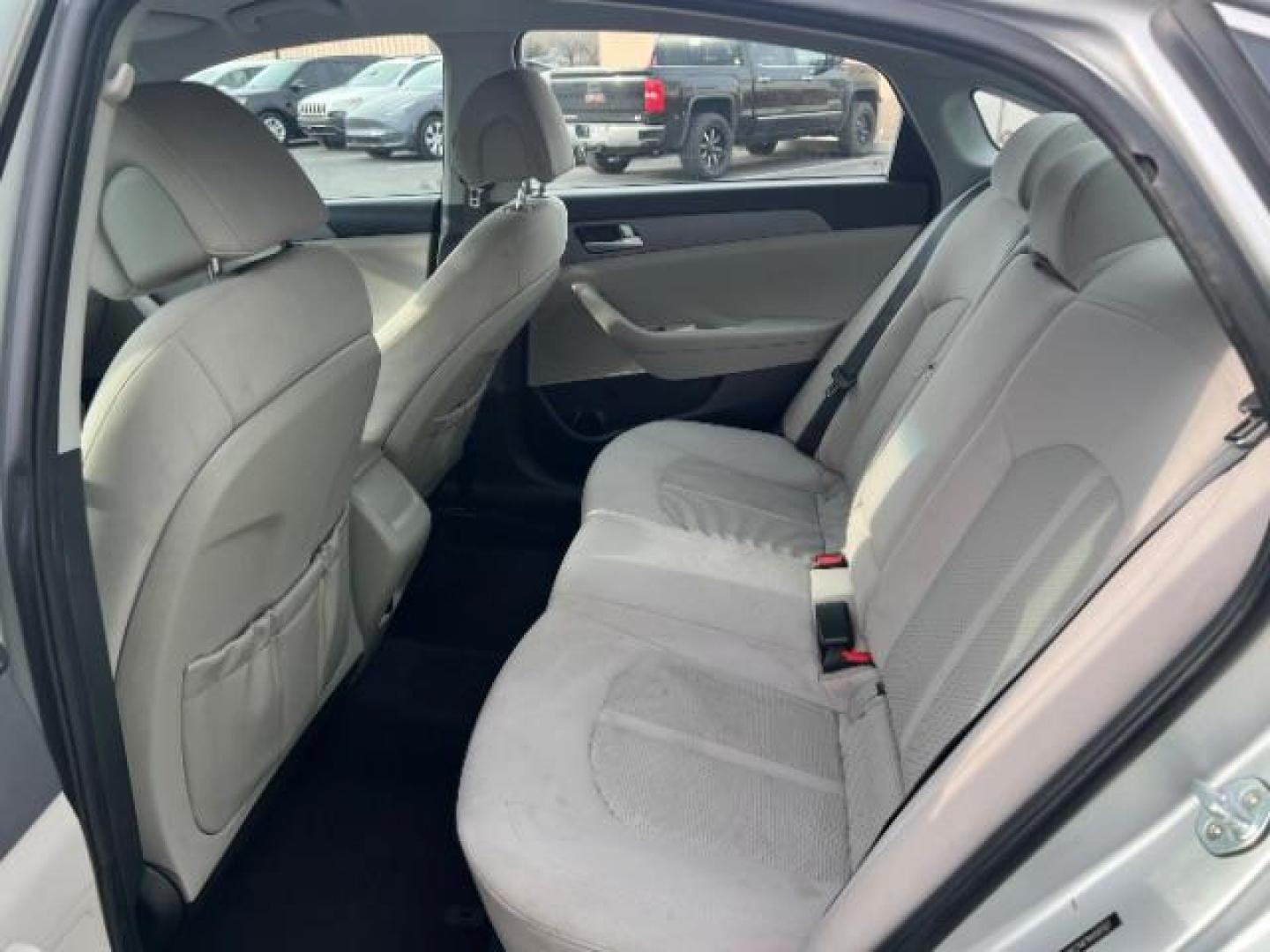 2017 Silver /Gray Hyundai Sonata SE (5NPE24AF9HH) , Automatic transmission, located at 940 North Main Street, Cedar City, UT, 84720, (435) 628-0023, 37.692936, -113.061897 - We specialize in helping ALL people get the best financing available. No matter your credit score, good, bad or none we can get you an amazing rate. Had a bankruptcy, divorce, or repossessions? We give you the green light to get your credit back on the road. Low down and affordable payments that fit - Photo#21