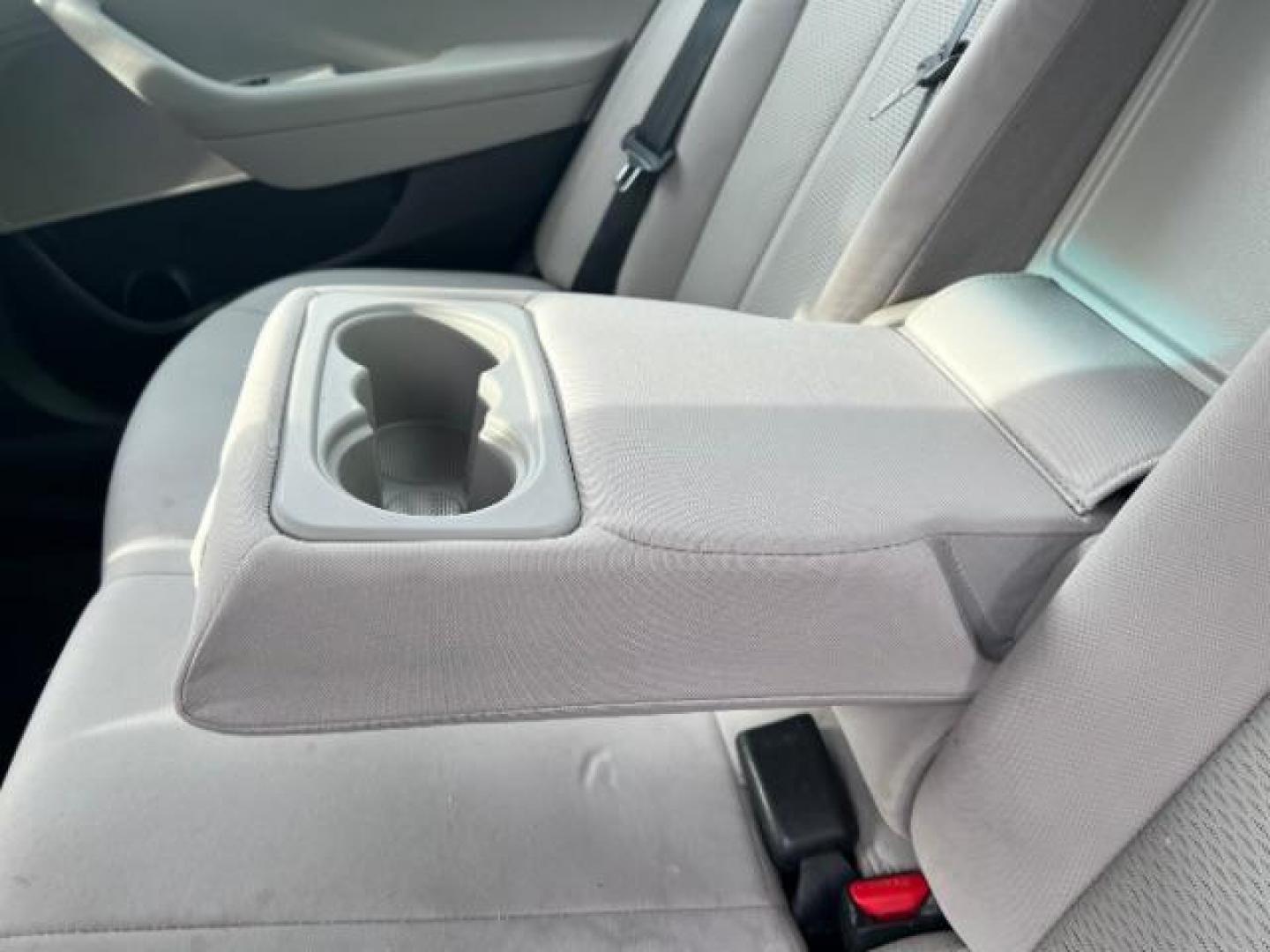 2017 Silver /Gray Hyundai Sonata SE (5NPE24AF9HH) , Automatic transmission, located at 940 North Main Street, Cedar City, UT, 84720, (435) 628-0023, 37.692936, -113.061897 - We specialize in helping ALL people get the best financing available. No matter your credit score, good, bad or none we can get you an amazing rate. Had a bankruptcy, divorce, or repossessions? We give you the green light to get your credit back on the road. Low down and affordable payments that fit - Photo#22