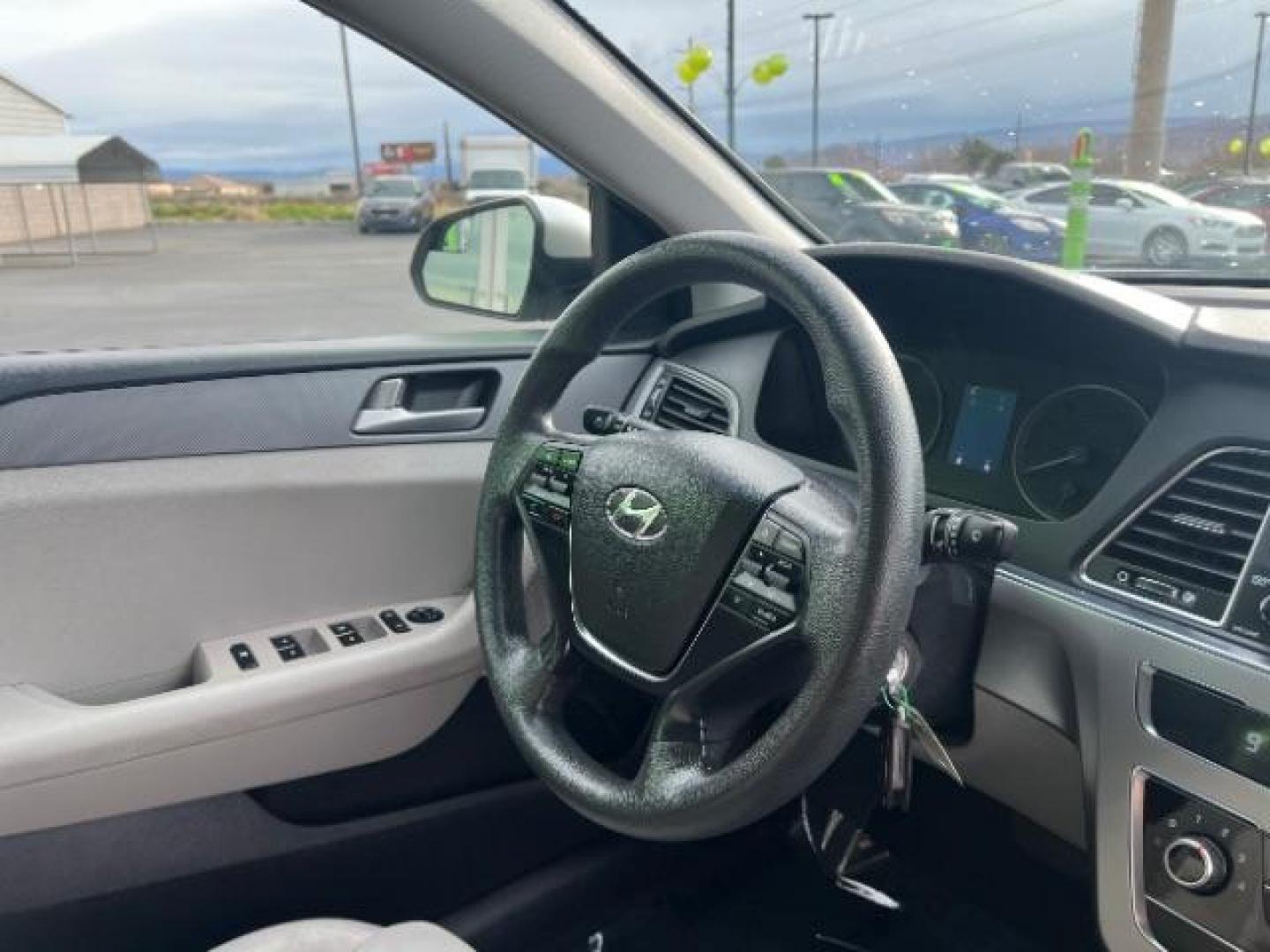 2017 Silver /Gray Hyundai Sonata SE (5NPE24AF9HH) , Automatic transmission, located at 940 North Main Street, Cedar City, UT, 84720, (435) 628-0023, 37.692936, -113.061897 - We specialize in helping ALL people get the best financing available. No matter your credit score, good, bad or none we can get you an amazing rate. Had a bankruptcy, divorce, or repossessions? We give you the green light to get your credit back on the road. Low down and affordable payments that fit - Photo#30