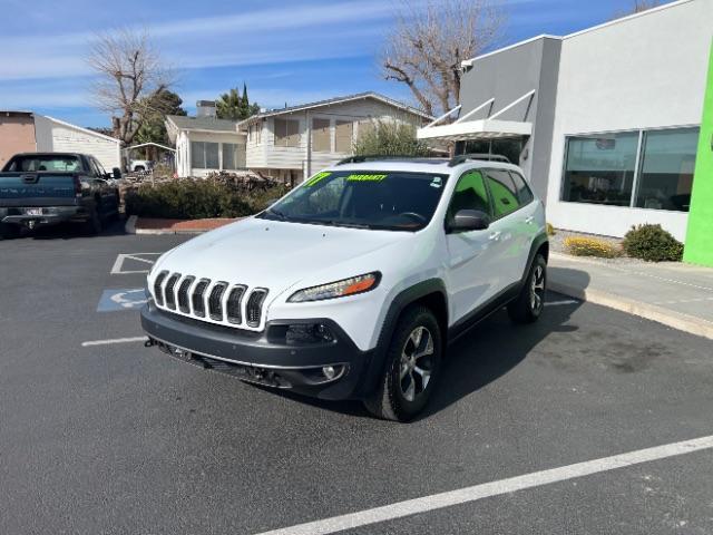 2017 Bright White Clearcoat /Black Jeep Cherokee Trailhawk L Plus 4x4 (1C4PJMBS7HD) with an Pentastar 3.2L V-6 DOHC engine, Automatic transmission, located at 1865 East Red Hills Pkwy, St. George, 84770, (435) 628-0023, 37.120850, -113.543640 - Photo#2