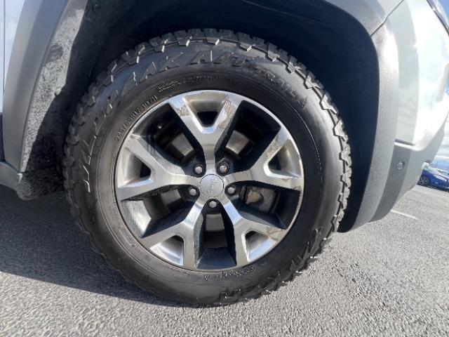 2017 Bright White Clearcoat /Black Jeep Cherokee Trailhawk L Plus 4x4 (1C4PJMBS7HD) with an Pentastar 3.2L V-6 DOHC engine, Automatic transmission, located at 1865 East Red Hills Pkwy, St. George, 84770, (435) 628-0023, 37.120850, -113.543640 - Photo#9