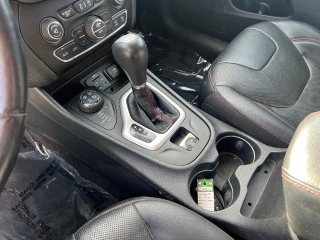 2017 Bright White Clearcoat /Black Jeep Cherokee Trailhawk L Plus 4x4 (1C4PJMBS7HD) with an Pentastar 3.2L V-6 DOHC engine, Automatic transmission, located at 1865 East Red Hills Pkwy, St. George, 84770, (435) 628-0023, 37.120850, -113.543640 - Photo#18