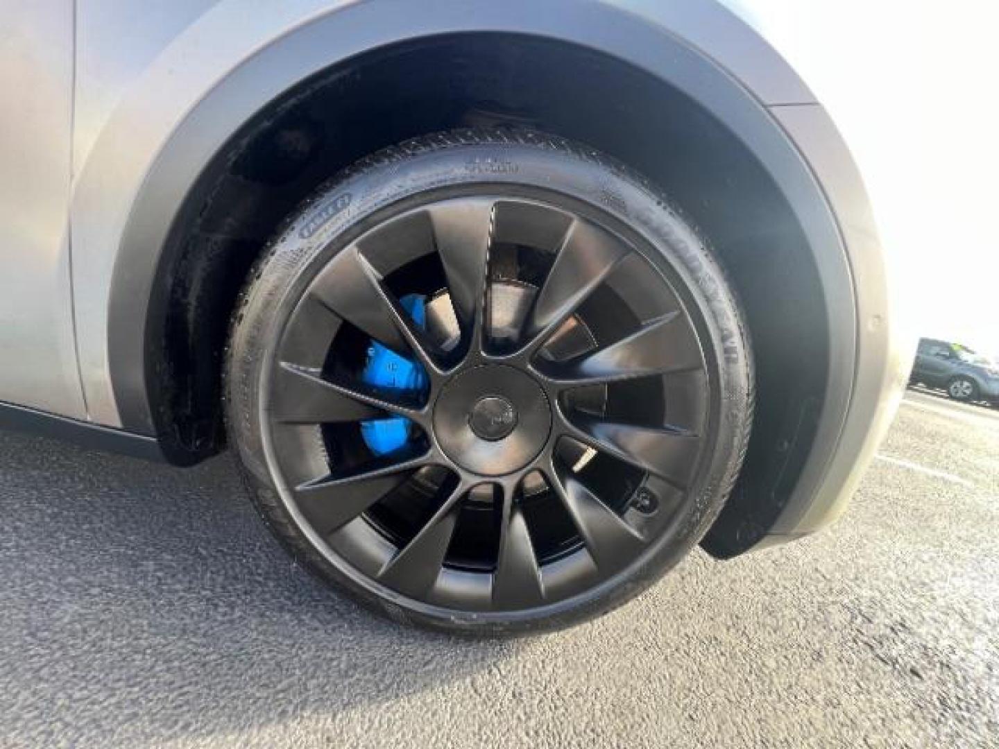 2021 White /White/Black Tesla Model Y Long Range Dual Motor All-Wheel Drive (5YJYGDEE5MF) with an ELECTRIC engine, Electric transmission, located at 1865 East Red Hills Pkwy, St. George, 84770, (435) 628-0023, 37.120850, -113.543640 - Excellent Tesla Model Y Long Range All Wheel Drive. With Full Self Drive paid for ($8k add on) Which is no longer available to buy. All our Teslas come with charging kit. Color changing wrap is a little rough but will still turn heads. Battery is healthy. Gets 275 on full charge. Clean title, no a - Photo#10