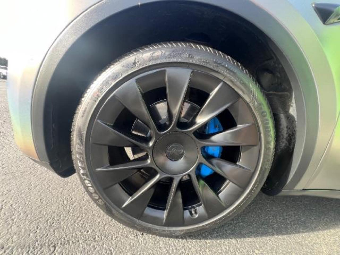 2021 White /White/Black Tesla Model Y Long Range Dual Motor All-Wheel Drive (5YJYGDEE5MF) with an ELECTRIC engine, Electric transmission, located at 1865 East Red Hills Pkwy, St. George, 84770, (435) 628-0023, 37.120850, -113.543640 - Excellent Tesla Model Y Long Range All Wheel Drive. With Full Self Drive paid for ($8k add on) Which is no longer available to buy. All our Teslas come with charging kit. Color changing wrap is a little rough but will still turn heads. Battery is healthy. Gets 275 on full charge. Clean title, no a - Photo#11