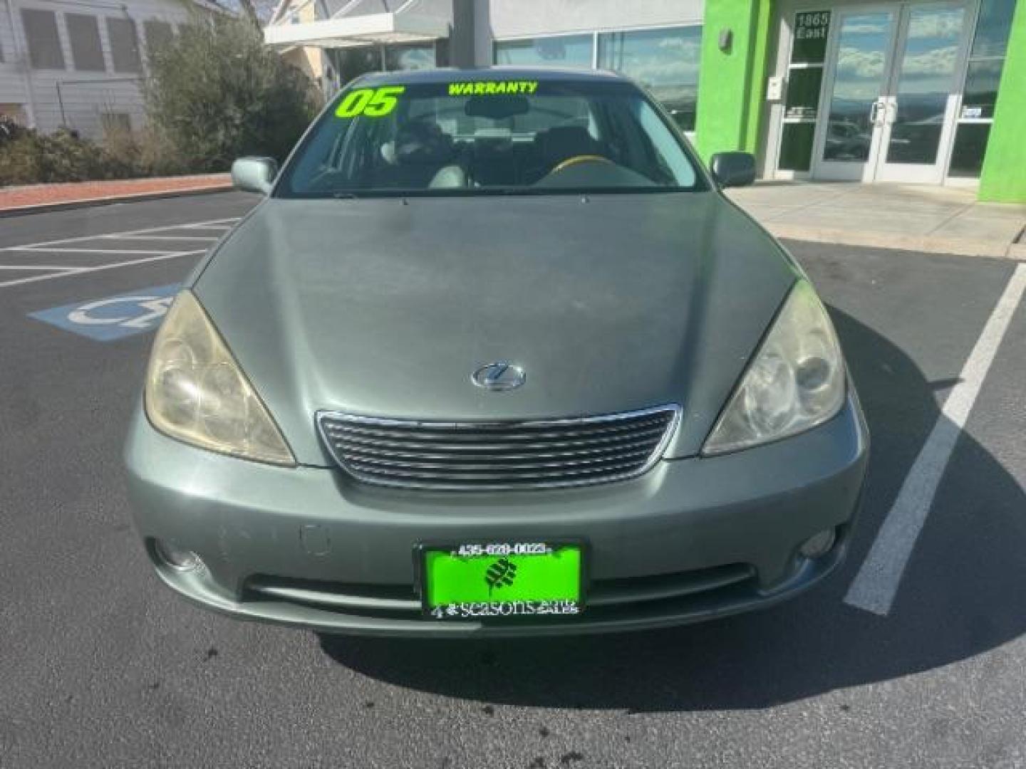 2005 Green /Beige Lexus ES 330 Sedan (JTHBA30G555) , Automatic transmission, located at 940 North Main Street, Cedar City, UT, 84720, (435) 628-0023, 37.692936, -113.061897 - Photo#2