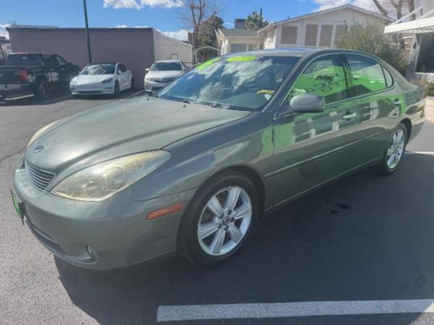 2005 Green /Beige Lexus ES 330 Sedan (JTHBA30G555) , Automatic transmission, located at 940 North Main Street, Cedar City, UT, 84720, (435) 628-0023, 37.692936, -113.061897 - Photo#3