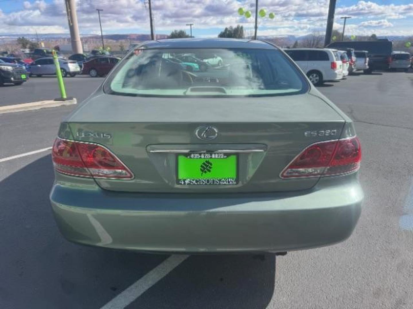 2005 Green /Beige Lexus ES 330 Sedan (JTHBA30G555) , Automatic transmission, located at 940 North Main Street, Cedar City, UT, 84720, (435) 628-0023, 37.692936, -113.061897 - Photo#6