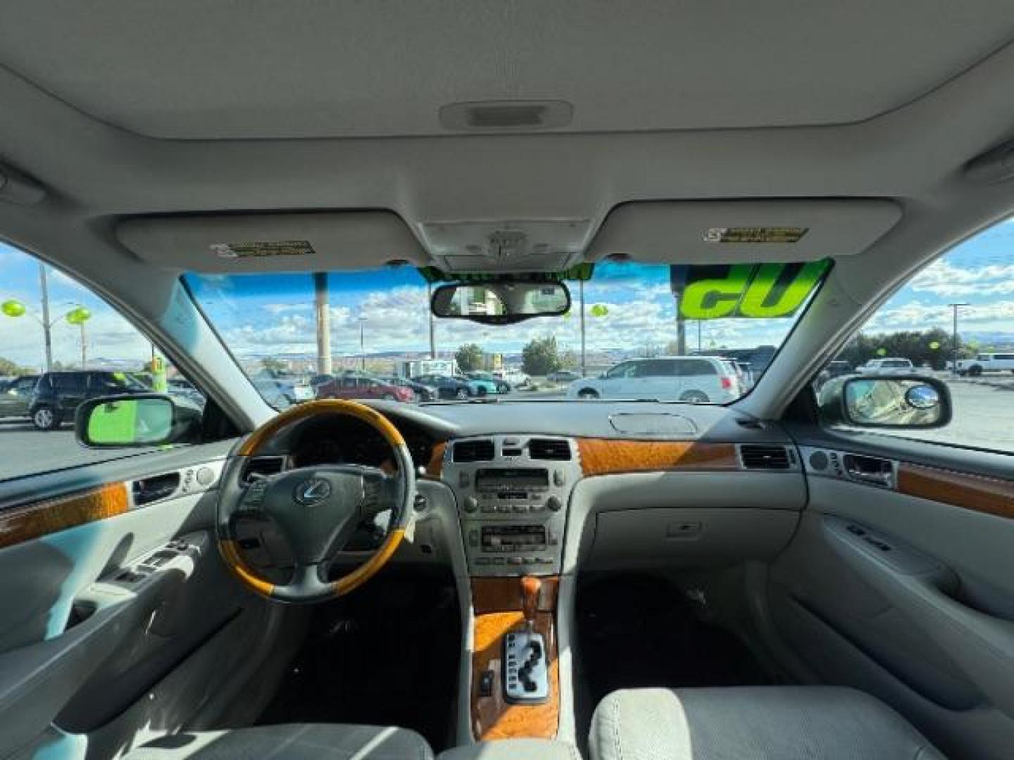 2005 Green /Beige Lexus ES 330 Sedan (JTHBA30G555) , Automatic transmission, located at 940 North Main Street, Cedar City, UT, 84720, (435) 628-0023, 37.692936, -113.061897 - Photo#17