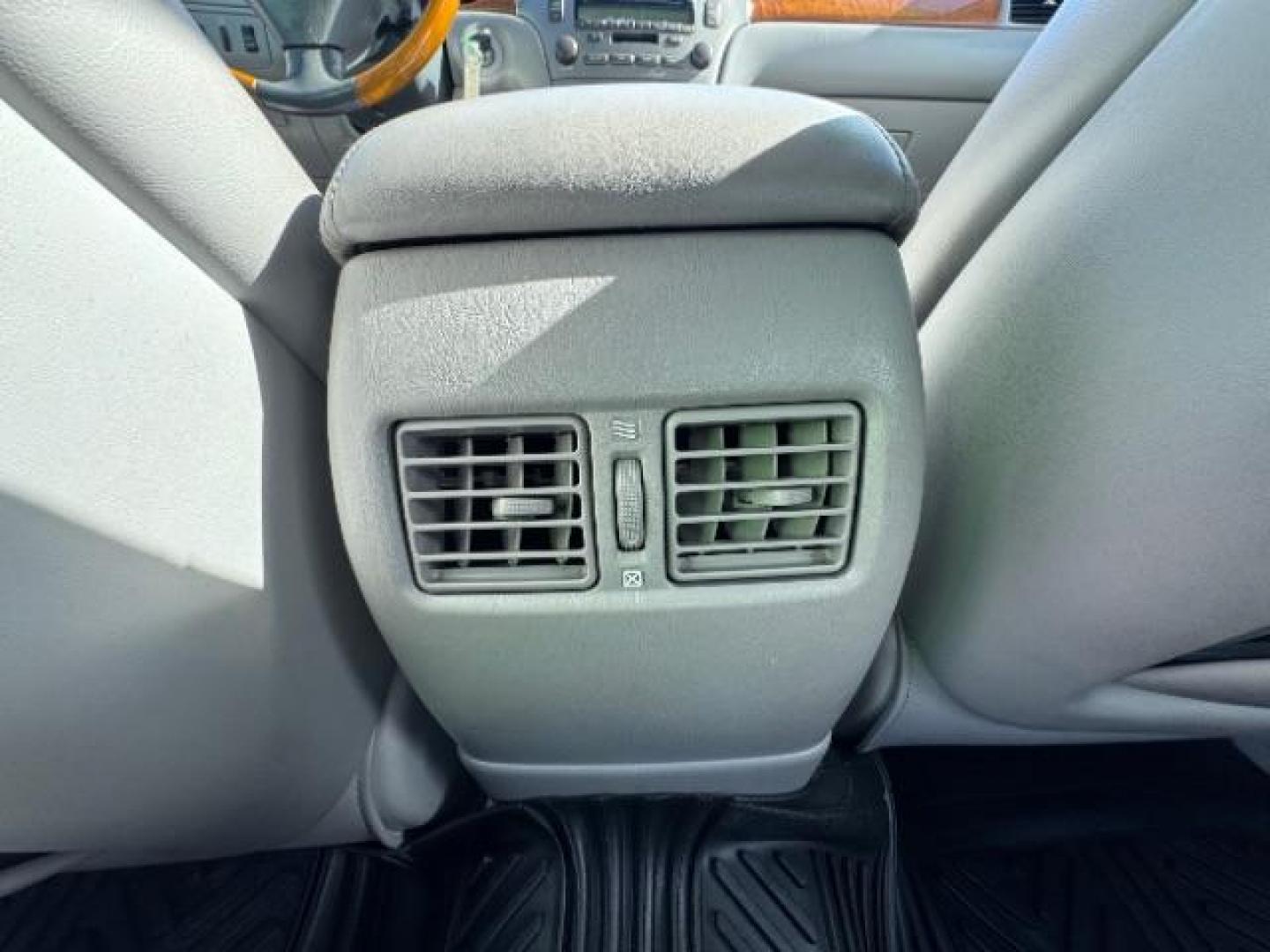 2005 Green /Beige Lexus ES 330 Sedan (JTHBA30G555) , Automatic transmission, located at 940 North Main Street, Cedar City, UT, 84720, (435) 628-0023, 37.692936, -113.061897 - Photo#18