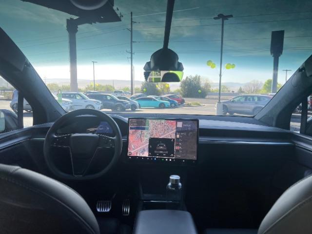 2024 Solid Black /Black Tesla Model X Long Range (7SAXCBE55RF) with an ELECTRIC engine, Electric transmission, located at 1865 East Red Hills Pkwy, St. George, 84770, (435) 628-0023, 37.120850, -113.543640 - Excellent Tesla Model X Long Range All Wheel Drive. With 3rd row 6 Seats, HW4, Homelink, Tow hitch, 20' WheelsLow miles and in near new condition. All our Teslas come with charging kit. Battery is healthy. Gets 300 on full charge. Clean title, no accidents, 1 Owner. Still has remaining Bumper 2 - Photo#21