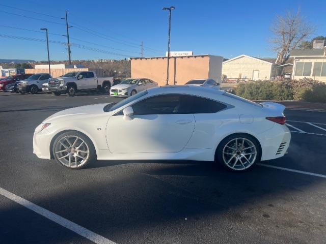 2017 White /Black Lexus RC 350 RWD (JTHHE5BC0H5) with an 3.5L V6 DOHC 24V engine, 8-Speed Automatic transmission, located at 1865 East Red Hills Pkwy, St. George, 84770, (435) 628-0023, 37.120850, -113.543640 - Photo#3