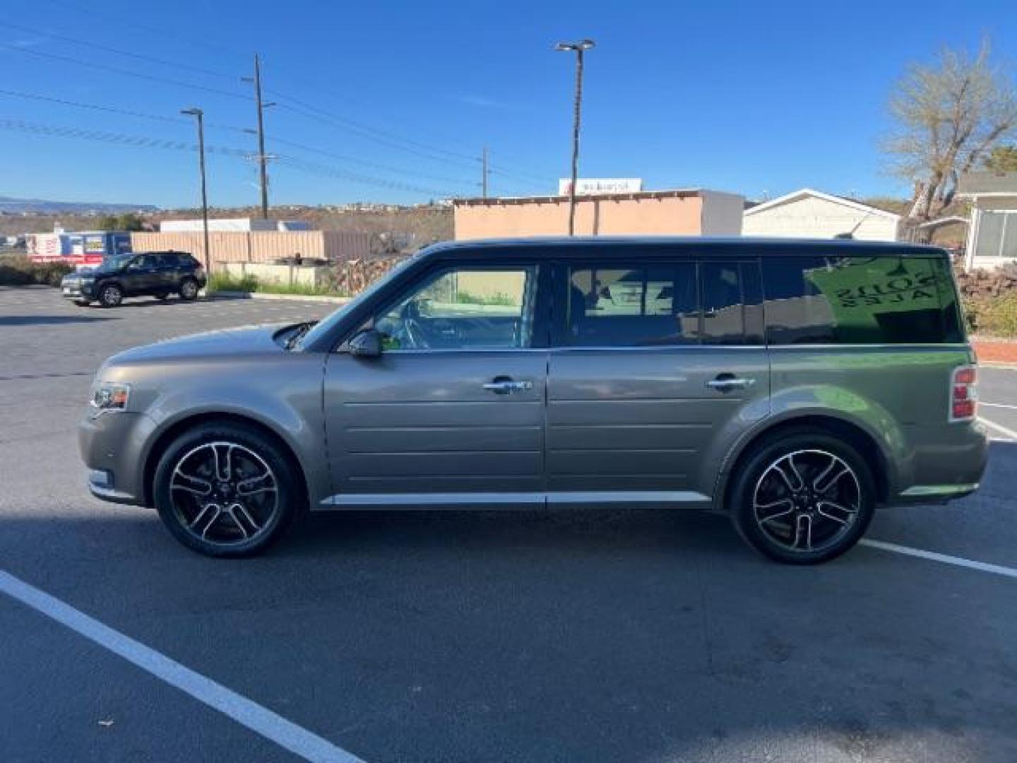 2013 Mineral Gray Metallic /Charcoal Black w/Gray Inserts Ford Flex Limited (2FMGK5D83DB) with an 3.5L V-6 DOHC engine, Automatic transmission, located at 1865 East Red Hills Pkwy, St. George, 84770, (435) 628-0023, 37.120850, -113.543640 - We specialize in helping ALL people get the best financing available. No matter your credit score, good, bad or none we can get you an amazing rate. Had a bankruptcy, divorce, or repossessions? We give you the green light to get your credit back on the road. Low down and affordable payments that fit - Photo#3