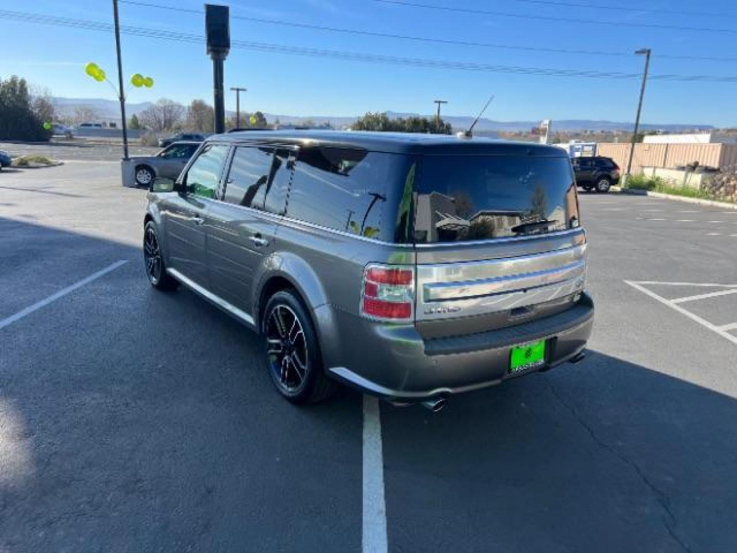2013 Mineral Gray Metallic /Charcoal Black w/Gray Inserts Ford Flex Limited (2FMGK5D83DB) with an 3.5L V-6 DOHC engine, Automatic transmission, located at 1865 East Red Hills Pkwy, St. George, 84770, (435) 628-0023, 37.120850, -113.543640 - We specialize in helping ALL people get the best financing available. No matter your credit score, good, bad or none we can get you an amazing rate. Had a bankruptcy, divorce, or repossessions? We give you the green light to get your credit back on the road. Low down and affordable payments that fit - Photo#4