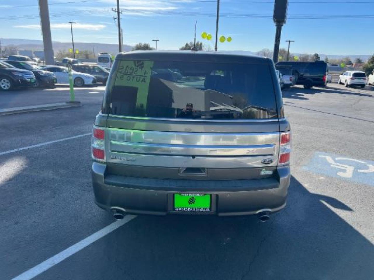 2013 Mineral Gray Metallic /Charcoal Black w/Gray Inserts Ford Flex Limited (2FMGK5D83DB) with an 3.5L V-6 DOHC engine, Automatic transmission, located at 1865 East Red Hills Pkwy, St. George, 84770, (435) 628-0023, 37.120850, -113.543640 - We specialize in helping ALL people get the best financing available. No matter your credit score, good, bad or none we can get you an amazing rate. Had a bankruptcy, divorce, or repossessions? We give you the green light to get your credit back on the road. Low down and affordable payments that fit - Photo#5
