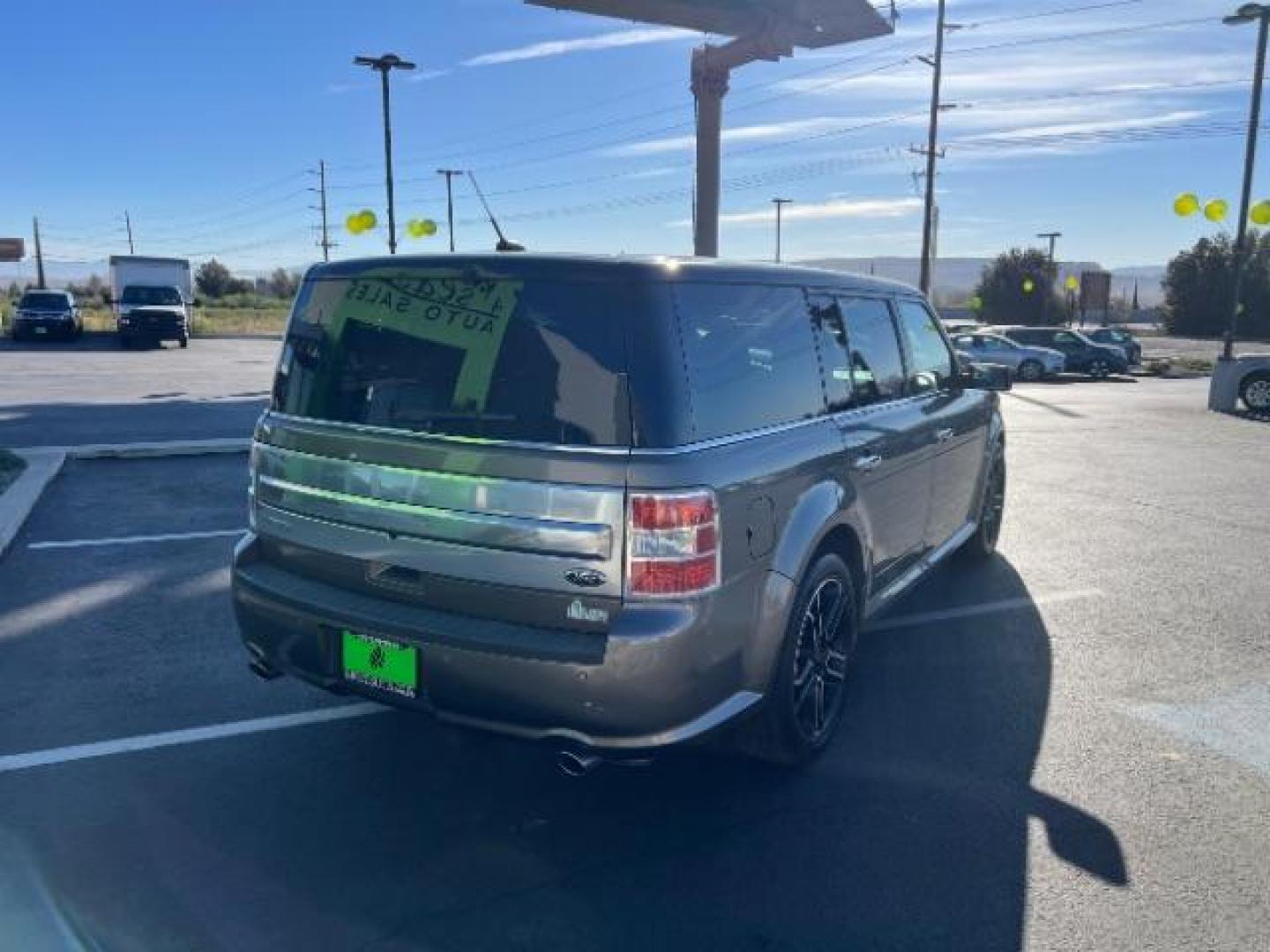 2013 Mineral Gray Metallic /Charcoal Black w/Gray Inserts Ford Flex Limited (2FMGK5D83DB) with an 3.5L V-6 DOHC engine, Automatic transmission, located at 1865 East Red Hills Pkwy, St. George, 84770, (435) 628-0023, 37.120850, -113.543640 - We specialize in helping ALL people get the best financing available. No matter your credit score, good, bad or none we can get you an amazing rate. Had a bankruptcy, divorce, or repossessions? We give you the green light to get your credit back on the road. Low down and affordable payments that fit - Photo#6