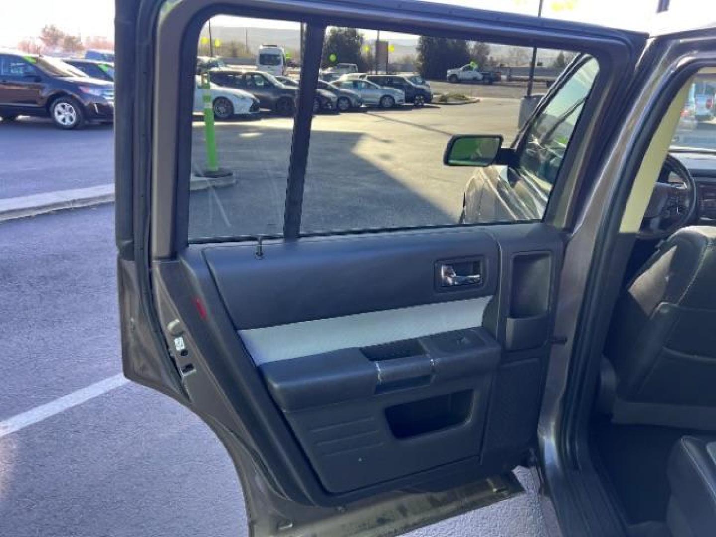 2013 Mineral Gray Metallic /Charcoal Black w/Gray Inserts Ford Flex Limited (2FMGK5D83DB) with an 3.5L V-6 DOHC engine, Automatic transmission, located at 1865 East Red Hills Pkwy, St. George, 84770, (435) 628-0023, 37.120850, -113.543640 - We specialize in helping ALL people get the best financing available. No matter your credit score, good, bad or none we can get you an amazing rate. Had a bankruptcy, divorce, or repossessions? We give you the green light to get your credit back on the road. Low down and affordable payments that fit - Photo#20