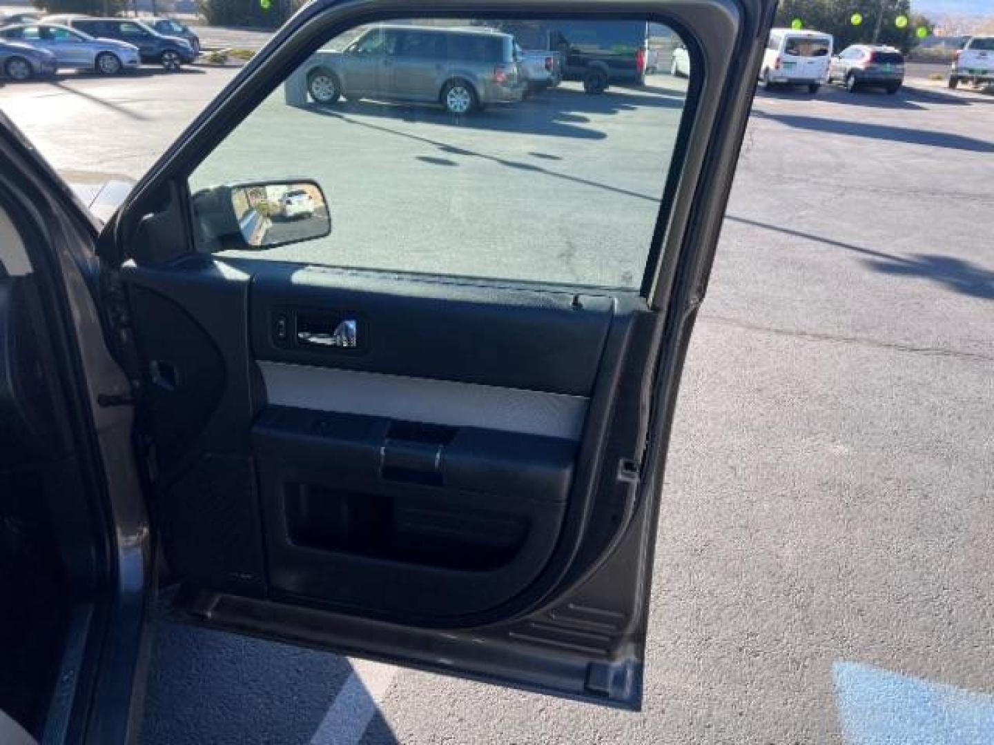 2013 Mineral Gray Metallic /Charcoal Black w/Gray Inserts Ford Flex Limited (2FMGK5D83DB) with an 3.5L V-6 DOHC engine, Automatic transmission, located at 1865 East Red Hills Pkwy, St. George, 84770, (435) 628-0023, 37.120850, -113.543640 - We specialize in helping ALL people get the best financing available. No matter your credit score, good, bad or none we can get you an amazing rate. Had a bankruptcy, divorce, or repossessions? We give you the green light to get your credit back on the road. Low down and affordable payments that fit - Photo#31