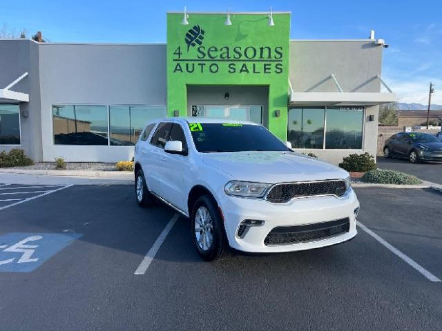 2021 Vice White /Black Dodge Durango SXT RWD (1C4RDHAG7MC) with an Pentastar 3.6L V-6 DOHC engine, Automatic transmission, located at 940 North Main Street, Cedar City, UT, 84720, (435) 628-0023, 37.692936, -113.061897 - We specialize in helping ALL people get the best financing available. No matter your credit score, good, bad or none we can get you an amazing rate. Had a bankruptcy, divorce, or repossessions? We give you the green light to get your credit back on the road. Low down and affordable payments that fit - Photo#0