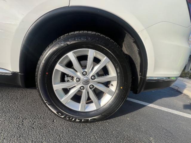 2021 Vice White /Black Dodge Durango SXT RWD (1C4RDHAG7MC) with an Pentastar 3.6L V-6 DOHC engine, Automatic transmission, located at 940 North Main Street, Cedar City, UT, 84720, (435) 628-0023, 37.692936, -113.061897 - We specialize in helping ALL people get the best financing available. No matter your credit score, good, bad or none we can get you an amazing rate. Had a bankruptcy, divorce, or repossessions? We give you the green light to get your credit back on the road. Low down and affordable payments that fit - Photo#11