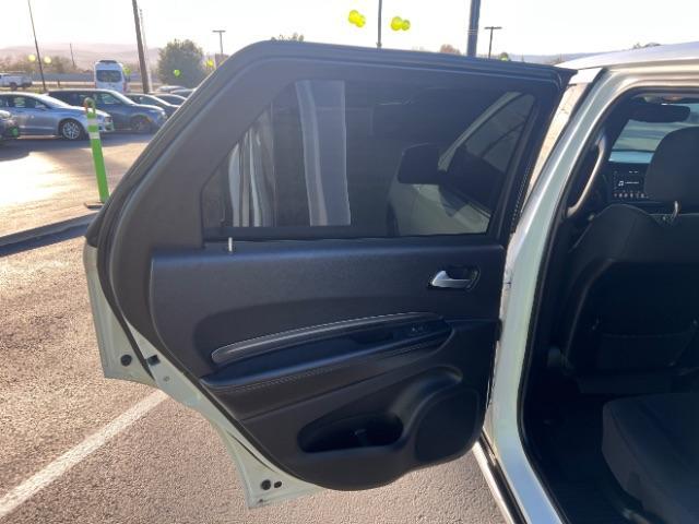 2021 Vice White /Black Dodge Durango SXT RWD (1C4RDHAG7MC) with an Pentastar 3.6L V-6 DOHC engine, Automatic transmission, located at 940 North Main Street, Cedar City, UT, 84720, (435) 628-0023, 37.692936, -113.061897 - We specialize in helping ALL people get the best financing available. No matter your credit score, good, bad or none we can get you an amazing rate. Had a bankruptcy, divorce, or repossessions? We give you the green light to get your credit back on the road. Low down and affordable payments that fit - Photo#20