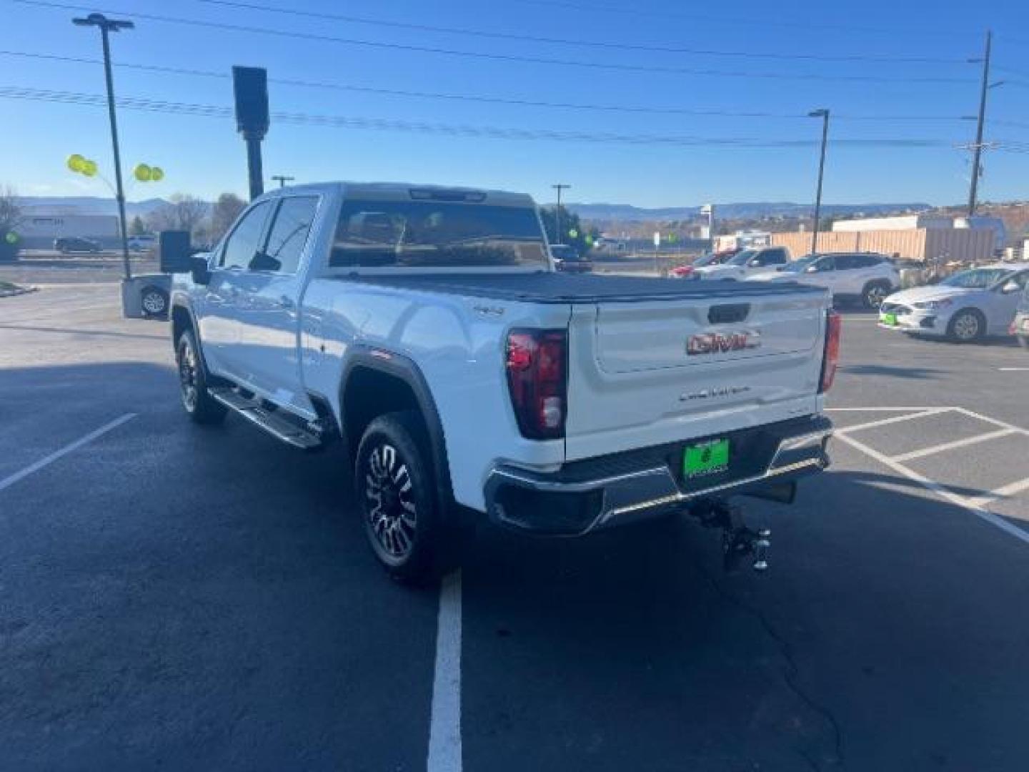 2023 Summit White /Jet Black GMC Sierra 2500HD 4WD Crew Cab Standard Bed SLE (1GT49MEY7PF) with an 6.6L V-8 gasoline direct injection engine, Automatic transmission, located at 1865 East Red Hills Pkwy, St. George, 84770, (435) 628-0023, 37.120850, -113.543640 - Photo#4