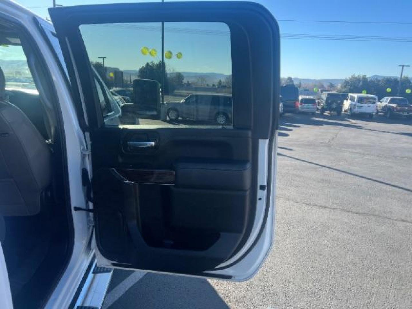 2023 Summit White /Jet Black GMC Sierra 2500HD 4WD Crew Cab Standard Bed SLE (1GT49MEY7PF) with an 6.6L V-8 gasoline direct injection engine, Automatic transmission, located at 1865 East Red Hills Pkwy, St. George, 84770, (435) 628-0023, 37.120850, -113.543640 - Photo#23