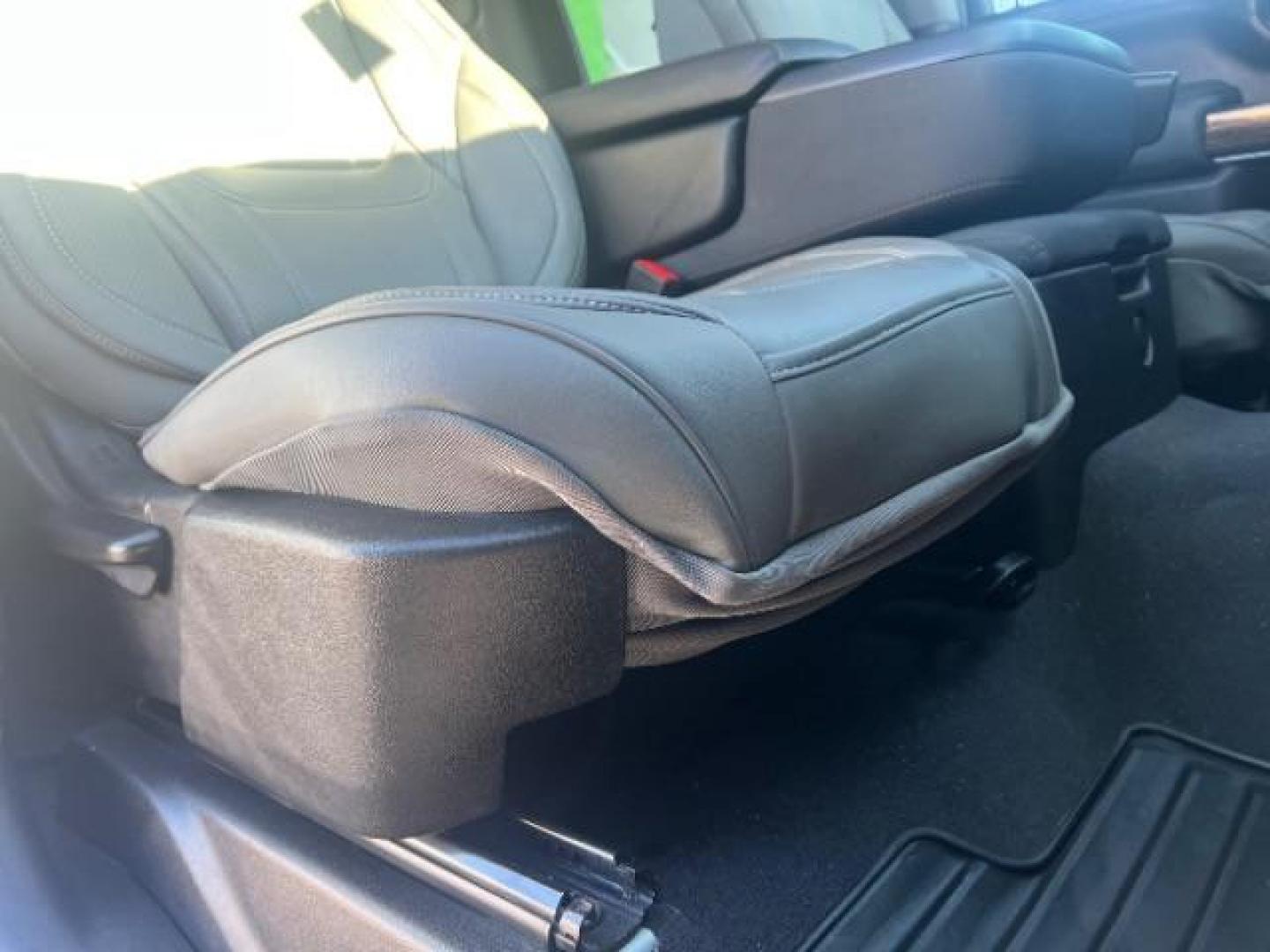 2023 Summit White /Jet Black GMC Sierra 2500HD 4WD Crew Cab Standard Bed SLE (1GT49MEY7PF) with an 6.6L V-8 gasoline direct injection engine, Automatic transmission, located at 1865 East Red Hills Pkwy, St. George, 84770, (435) 628-0023, 37.120850, -113.543640 - Photo#27