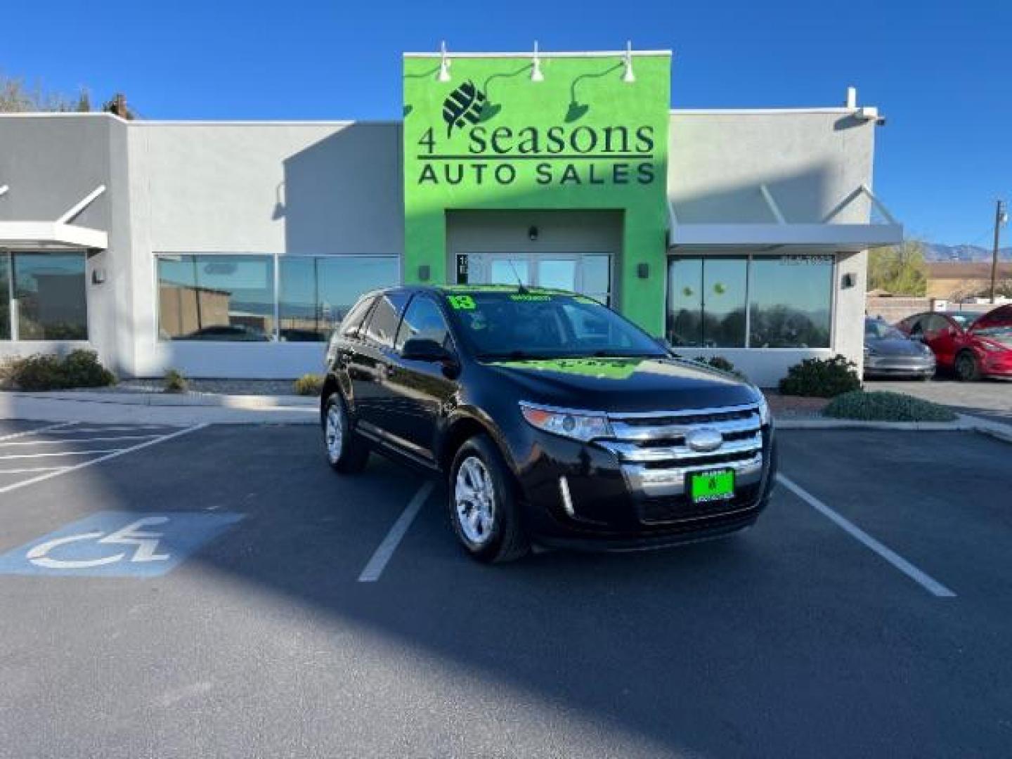 2013 Kodiak Brown Metallic /Charcoal Black/Gray Inserts Ford Edge SEL (2FMDK3JC1DB) , Automatic transmission, located at 940 North Main Street, Cedar City, UT, 84720, (435) 628-0023, 37.692936, -113.061897 - We specialize in helping ALL people get the best financing available. No matter your credit score, good, bad or none we can get you an amazing rate. Had a bankruptcy, divorce, or repossessions? We give you the green light to get your credit back on the road. Low down and affordable payments that fit - Photo#0