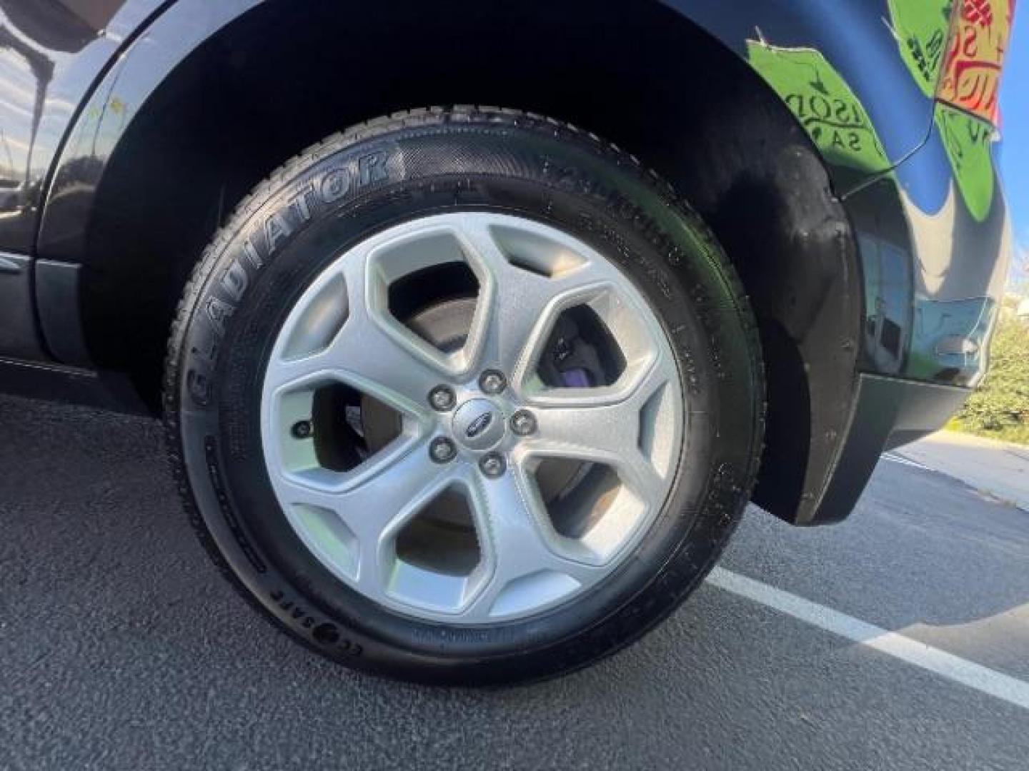 2013 Kodiak Brown Metallic /Charcoal Black/Gray Inserts Ford Edge SEL (2FMDK3JC1DB) , Automatic transmission, located at 940 North Main Street, Cedar City, UT, 84720, (435) 628-0023, 37.692936, -113.061897 - We specialize in helping ALL people get the best financing available. No matter your credit score, good, bad or none we can get you an amazing rate. Had a bankruptcy, divorce, or repossessions? We give you the green light to get your credit back on the road. Low down and affordable payments that fit - Photo#10