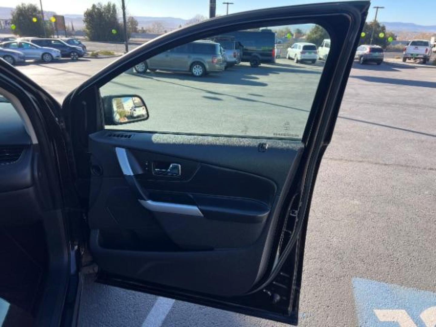 2013 Kodiak Brown Metallic /Charcoal Black/Gray Inserts Ford Edge SEL (2FMDK3JC1DB) , Automatic transmission, located at 940 North Main Street, Cedar City, UT, 84720, (435) 628-0023, 37.692936, -113.061897 - We specialize in helping ALL people get the best financing available. No matter your credit score, good, bad or none we can get you an amazing rate. Had a bankruptcy, divorce, or repossessions? We give you the green light to get your credit back on the road. Low down and affordable payments that fit - Photo#27