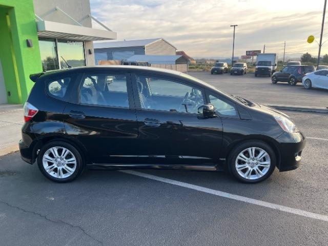 2010 Crystal Black Pearl /Black Honda Fit Sport (JHMGE8H4XAC) with an 1.5L I-4 i-VTEC variable valve control engine, Automatic transmission, located at 1865 East Red Hills Pkwy, St. George, 84770, (435) 628-0023, 37.120850, -113.543640 - We specialize in helping ALL people get the best financing available. No matter your credit score, good, bad or none we can get you an amazing rate. Had a bankruptcy, divorce, or repossessions? We give you the green light to get your credit back on the road. Low down and affordable payments that fit - Photo#7