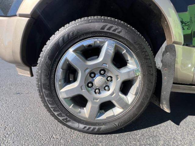 2013 Tuxedo Black Metallic /Charcoal Black/King Ranch(R) Red Leather Interior Ford Expedition EL King Ranch 4WD (1FMJK1J59DE) with an 5.4L V8 SOHC 16V FFV engine, 6-Speed Automatic transmission, located at 940 North Main Street, Cedar City, UT, 84720, (435) 628-0023, 37.692936, -113.061897 - We specialize in helping ALL people get the best financing available. No matter your credit score, good, bad or none we can get you an amazing rate. Had a bankruptcy, divorce, or repossessions? We give you the green light to get your credit back on the road. Low down and affordable payments that fit - Photo#10