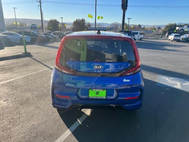 2020 Neptune Blue /Black Kia Soul GT-Line (KNDJ63AU1L7) with an 2L I-4 DOHC engine, Automatic transmission, located at 1865 East Red Hills Pkwy, St. George, 84770, (435) 628-0023, 37.120850, -113.543640 - We specialize in helping ALL people get the best financing available. No matter your credit score, good, bad or none we can get you an amazing rate. Had a bankruptcy, divorce, or repossessions? We give you the green light to get your credit back on the road. Low down and affordable payments that fit - Photo#5