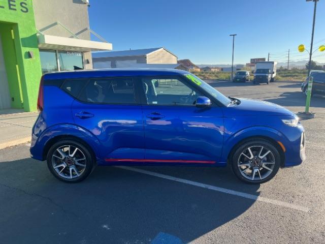 2020 Neptune Blue /Black Kia Soul GT-Line (KNDJ63AU1L7) with an 2L I-4 DOHC engine, Automatic transmission, located at 1865 East Red Hills Pkwy, St. George, 84770, (435) 628-0023, 37.120850, -113.543640 - We specialize in helping ALL people get the best financing available. No matter your credit score, good, bad or none we can get you an amazing rate. Had a bankruptcy, divorce, or repossessions? We give you the green light to get your credit back on the road. Low down and affordable payments that fit - Photo#7