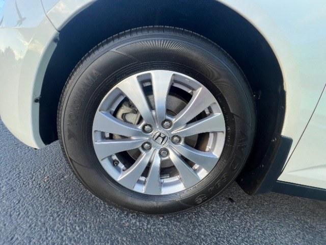 2016 White Diamond Pearl /Truffle Honda Odyssey EX (5FNRL5H41GB) with an 3.5L V-6 i-VTEC variable valve control engine, Automatic transmission, located at 1865 East Red Hills Pkwy, St. George, 84770, (435) 628-0023, 37.120850, -113.543640 - Versatile Southern Utah travel starts with this 2016 Honda Odyssey EX. Its 3.5L V6 engine, 6-speed automatic transmission, and front-wheel drive make it a smart fit for school runs, commuting, road trips, and everyday hauling. With 140000 miles, this Odyssey is ready for its next adventure. The EX- Photo#9