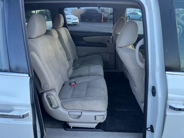 2016 White Diamond Pearl /Truffle Honda Odyssey EX (5FNRL5H41GB) with an 3.5L V-6 i-VTEC variable valve control engine, Automatic transmission, located at 1865 East Red Hills Pkwy, St. George, 84770, (435) 628-0023, 37.120850, -113.543640 - Versatile Southern Utah travel starts with this 2016 Honda Odyssey EX. Its 3.5L V6 engine, 6-speed automatic transmission, and front-wheel drive make it a smart fit for school runs, commuting, road trips, and everyday hauling. With 140000 miles, this Odyssey is ready for its next adventure. The EX- Photo#25