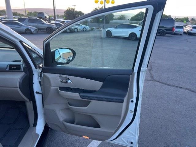 2016 White Diamond Pearl /Truffle Honda Odyssey EX (5FNRL5H41GB) with an 3.5L V-6 i-VTEC variable valve control engine, Automatic transmission, located at 1865 East Red Hills Pkwy, St. George, 84770, (435) 628-0023, 37.120850, -113.543640 - Versatile Southern Utah travel starts with this 2016 Honda Odyssey EX. Its 3.5L V6 engine, 6-speed automatic transmission, and front-wheel drive make it a smart fit for school runs, commuting, road trips, and everyday hauling. With 140000 miles, this Odyssey is ready for its next adventure. The EX- Photo#26