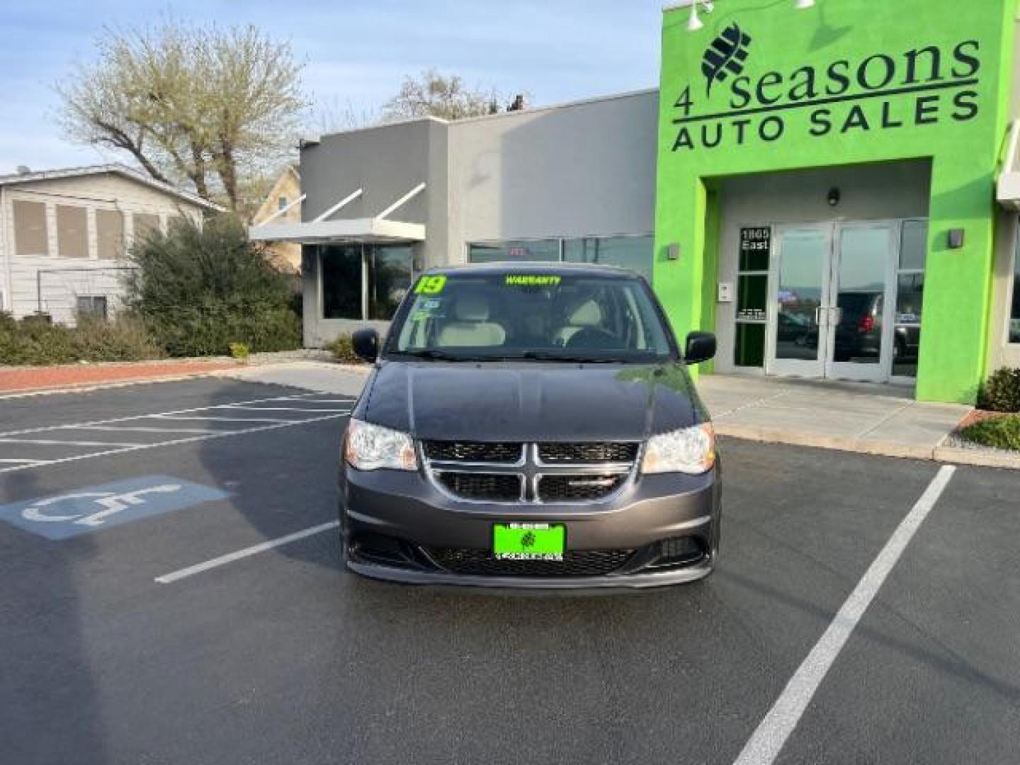2019 Granite Pearlcoat /Black/Light Graystone Dodge Grand Caravan SE (2C4RDGBG0KR) with an Pentastar 3.6L V-6 DOHC engine, Automatic transmission, located at 1865 East Red Hills Pkwy, St. George, 84770, (435) 628-0023, 37.120850, -113.543640 - We specialize in helping ALL people get the best financing available. No matter your credit score, good, bad or none we can get you an amazing rate. Had a bankruptcy, divorce, or repossessions? We give you the green light to get your credit back on the road. Low down and affordable payments that fit - Photo#1