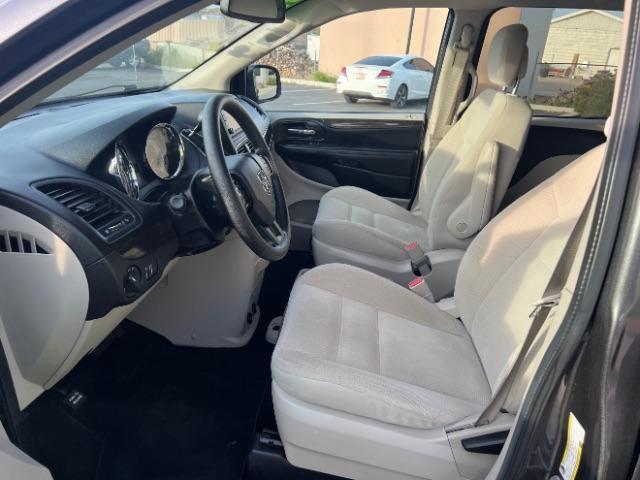 2019 Granite Pearlcoat /Black/Light Graystone Dodge Grand Caravan SE (2C4RDGBG0KR) with an Pentastar 3.6L V-6 DOHC engine, Automatic transmission, located at 1865 East Red Hills Pkwy, St. George, 84770, (435) 628-0023, 37.120850, -113.543640 - We specialize in helping ALL people get the best financing available. No matter your credit score, good, bad or none we can get you an amazing rate. Had a bankruptcy, divorce, or repossessions? We give you the green light to get your credit back on the road. Low down and affordable payments that fit - Photo#14