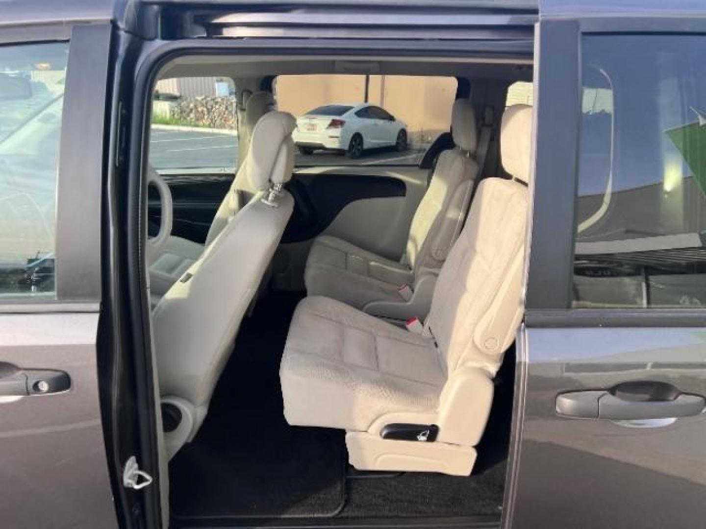 2019 Granite Pearlcoat /Black/Light Graystone Dodge Grand Caravan SE (2C4RDGBG0KR) with an Pentastar 3.6L V-6 DOHC engine, Automatic transmission, located at 1865 East Red Hills Pkwy, St. George, 84770, (435) 628-0023, 37.120850, -113.543640 - We specialize in helping ALL people get the best financing available. No matter your credit score, good, bad or none we can get you an amazing rate. Had a bankruptcy, divorce, or repossessions? We give you the green light to get your credit back on the road. Low down and affordable payments that fit - Photo#19