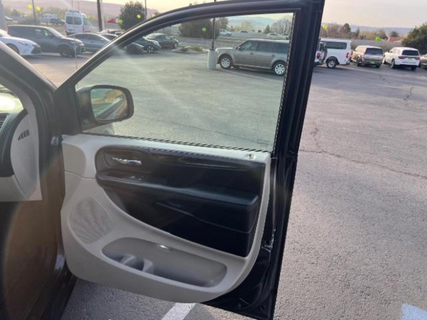 2019 Granite Pearlcoat /Black/Light Graystone Dodge Grand Caravan SE (2C4RDGBG0KR) with an Pentastar 3.6L V-6 DOHC engine, Automatic transmission, located at 1865 East Red Hills Pkwy, St. George, 84770, (435) 628-0023, 37.120850, -113.543640 - We specialize in helping ALL people get the best financing available. No matter your credit score, good, bad or none we can get you an amazing rate. Had a bankruptcy, divorce, or repossessions? We give you the green light to get your credit back on the road. Low down and affordable payments that fit - Photo#26