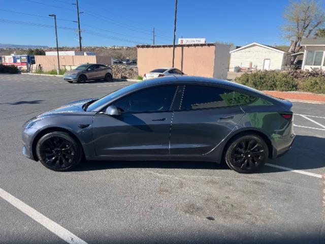 2022 Midnight Silver Metallic /Black Tesla Model 3 Long Range Dual Motor All-Wheel Drive (5YJ3E1EB8NF) with an ELECTRIC engine, Electric transmission, located at 1865 East Red Hills Pkwy, St. George, 84770, (435) 628-0023, 37.120850, -113.543640 - Excellent Tesla Model 3 Long Range All Wheel Drive. All our Teslas come with charging kit. Battery is 90% healthy. Gets 275 on full charge. Clean title, no accidents Still has remaining 120k mile Tesla warranty on battery and motor. We have aftermarket battery warranties available. Southern Ut - Photo#5