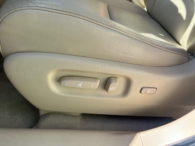 2013 Starfire Pearl /Saddle Tan Lexus RX 350 F Sport (2T2BK1BA3DC) with an 3.5L V-6 DOHC engine, Automatic transmission, located at 1865 East Red Hills Pkwy, St. George, 84770, (435) 628-0023, 37.120850, -113.543640 - We specialize in helping ALL people get the best financing available. No matter your credit score, good, bad or none we can get you an amazing rate. Had a bankruptcy, divorce, or repossessions? We give you the green light to get your credit back on the road. Low down and affordable payments that fit - Photo#13