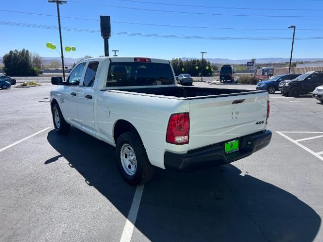 2022 Bright White Clearcoat /Diesel Gray/Black Ram 1500 Classic Tradesman Quad Cab 4x4 6'4 Box (1C6RR7FG1NS) , Automatic transmission, located at 1865 East Red Hills Pkwy, St. George, 84770, (435) 628-0023, 37.120850, -113.543640 - We specialize in helping ALL people get the best financing available. No matter your credit score, good, bad or none we can get you an amazing rate. Had a bankruptcy, divorce, or repossessions? We give you the green light to get your credit back on the road. Low down and affordable payments that fit - Photo#4