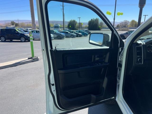 2022 Bright White Clearcoat /Diesel Gray/Black Ram 1500 Classic Tradesman Quad Cab 4x4 6'4 Box (1C6RR7FG1NS) , Automatic transmission, located at 1865 East Red Hills Pkwy, St. George, 84770, (435) 628-0023, 37.120850, -113.543640 - We specialize in helping ALL people get the best financing available. No matter your credit score, good, bad or none we can get you an amazing rate. Had a bankruptcy, divorce, or repossessions? We give you the green light to get your credit back on the road. Low down and affordable payments that fit - Photo#12