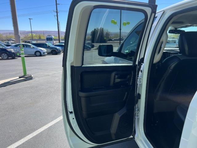 2022 Bright White Clearcoat /Diesel Gray/Black Ram 1500 Classic Tradesman Quad Cab 4x4 6'4 Box (1C6RR7FG1NS) , Automatic transmission, located at 1865 East Red Hills Pkwy, St. George, 84770, (435) 628-0023, 37.120850, -113.543640 - We specialize in helping ALL people get the best financing available. No matter your credit score, good, bad or none we can get you an amazing rate. Had a bankruptcy, divorce, or repossessions? We give you the green light to get your credit back on the road. Low down and affordable payments that fit - Photo#19